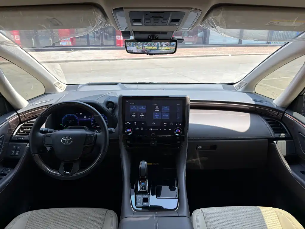 Toyota Alphard 2024 — фото 10