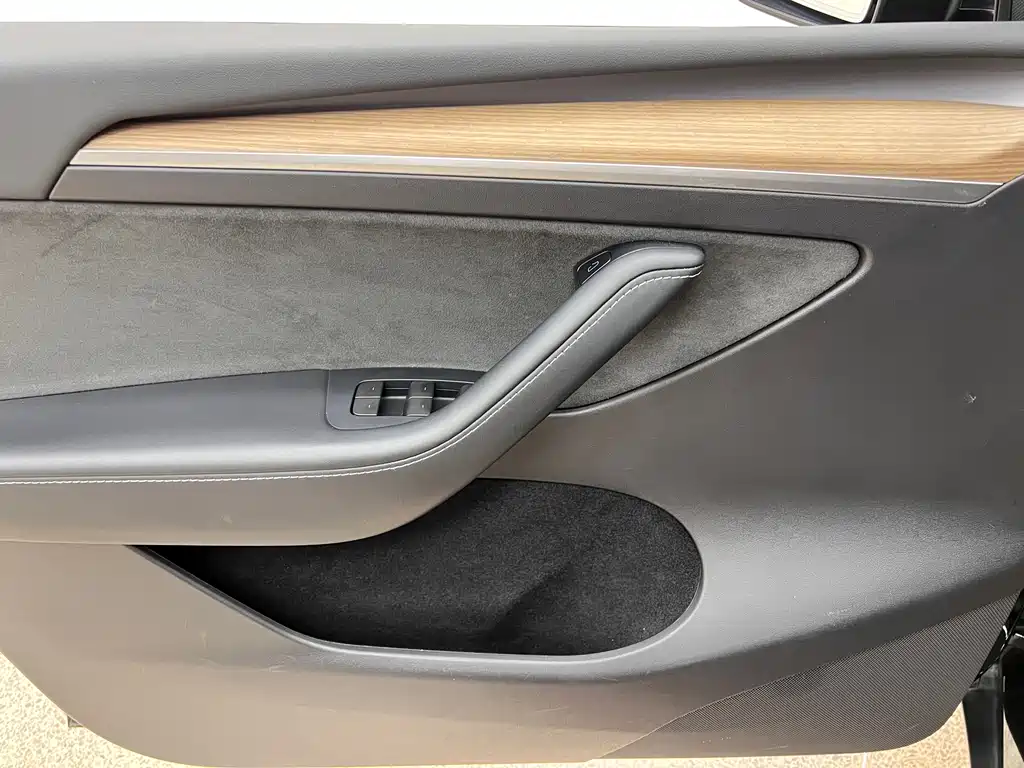 Tesla Model Y 2023 — фото 13