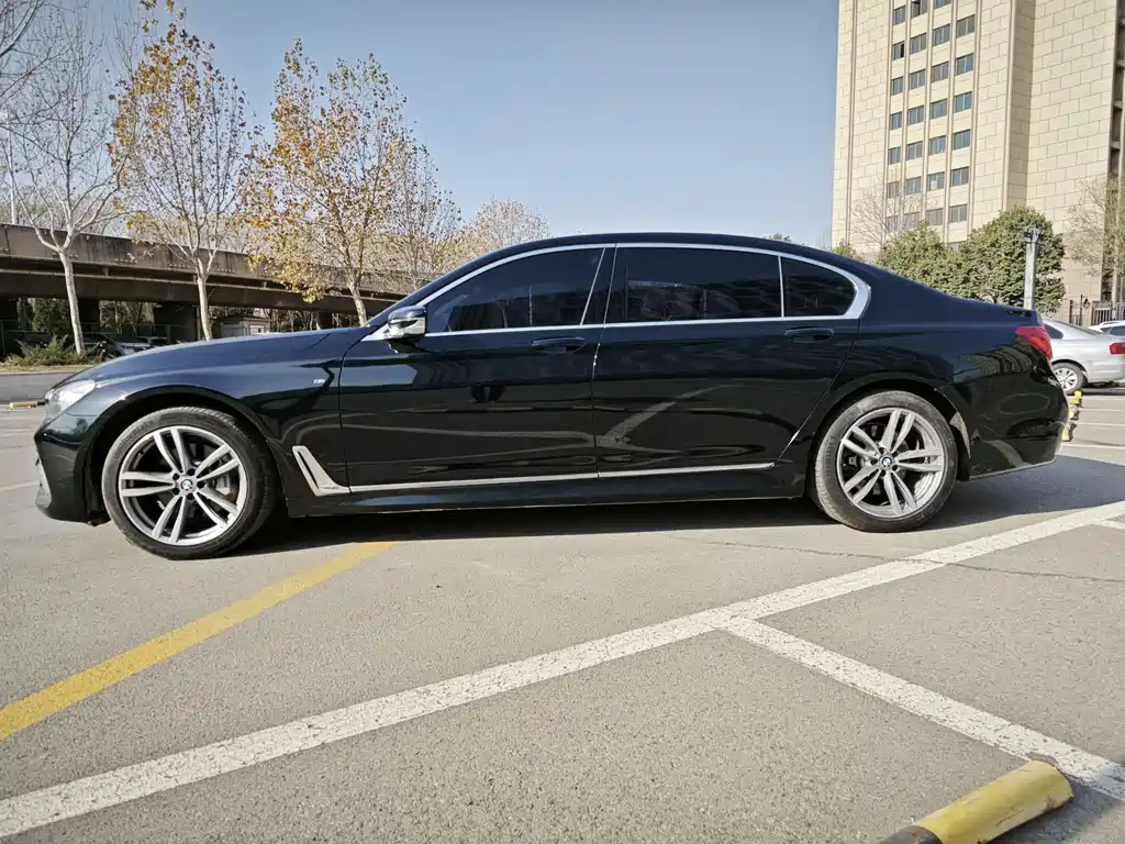 BMW 7 Series 2017 — фото 4