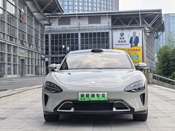 Xiaomi SU7 2024