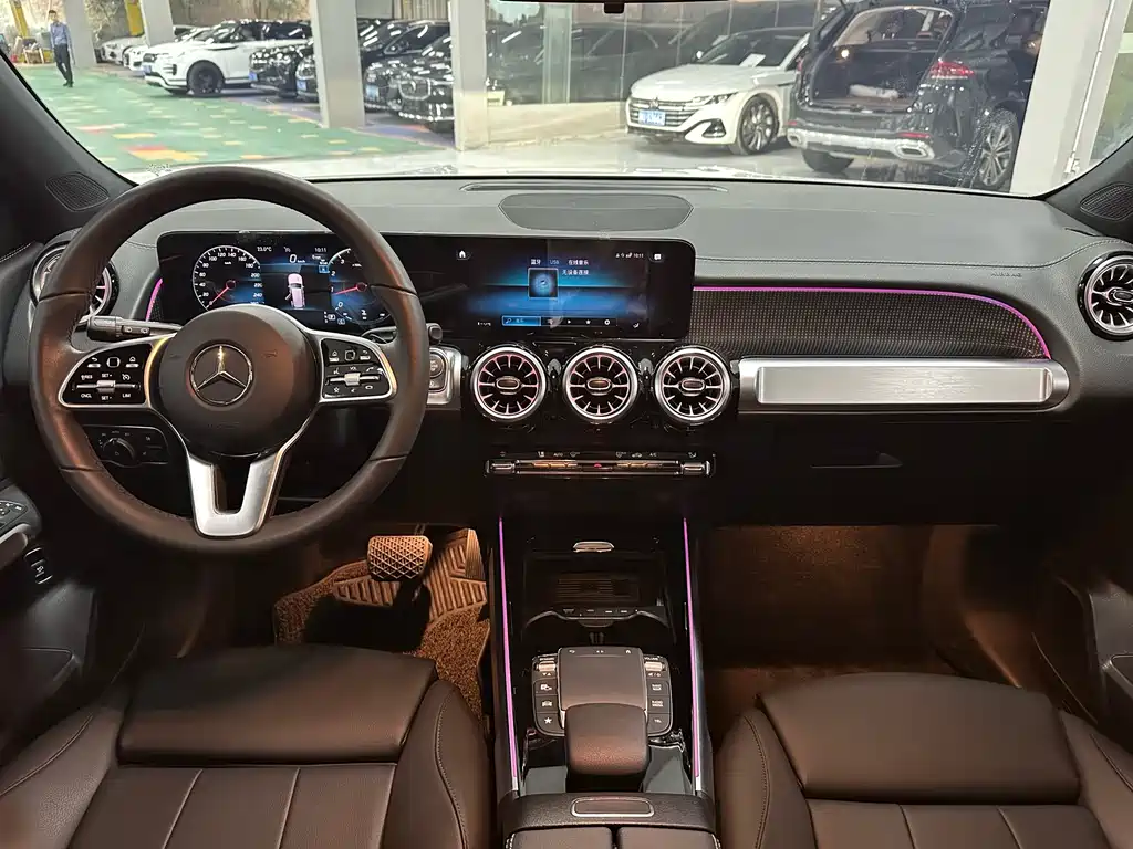 Mercedes-Benz GLB 2023