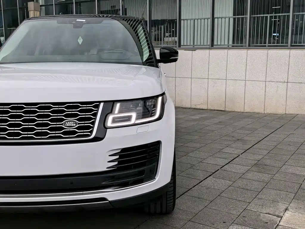Land Rover Range Rover 2022 — фото 25