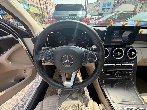 Mercedes-Benz C-Class 2017