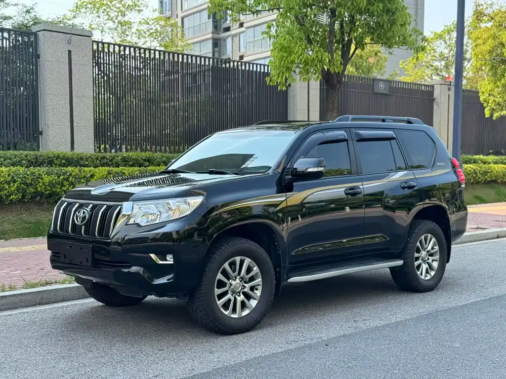 Toyota Prado 2019 — фото 1