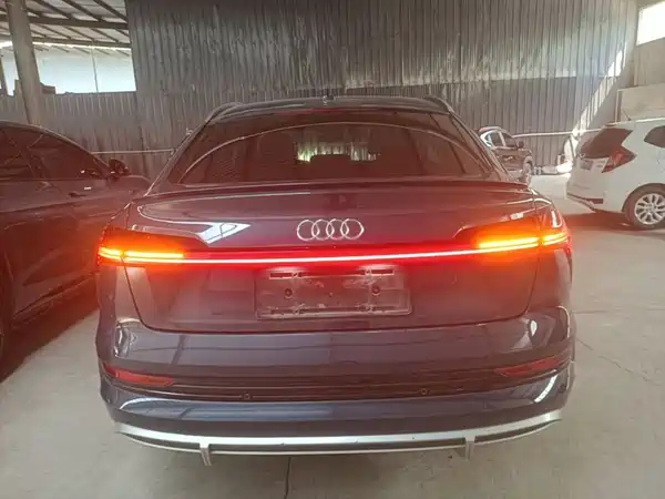Audi e-tron 2022