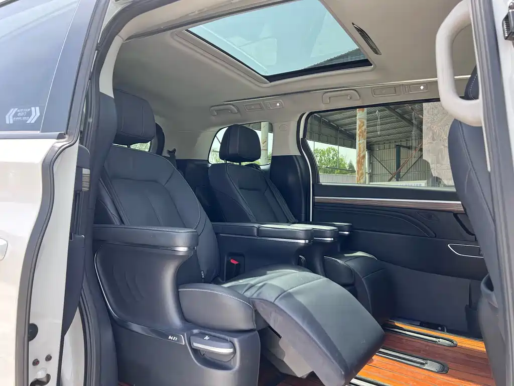 GAC Motor Trumpchi M8 2022 — фото 15
