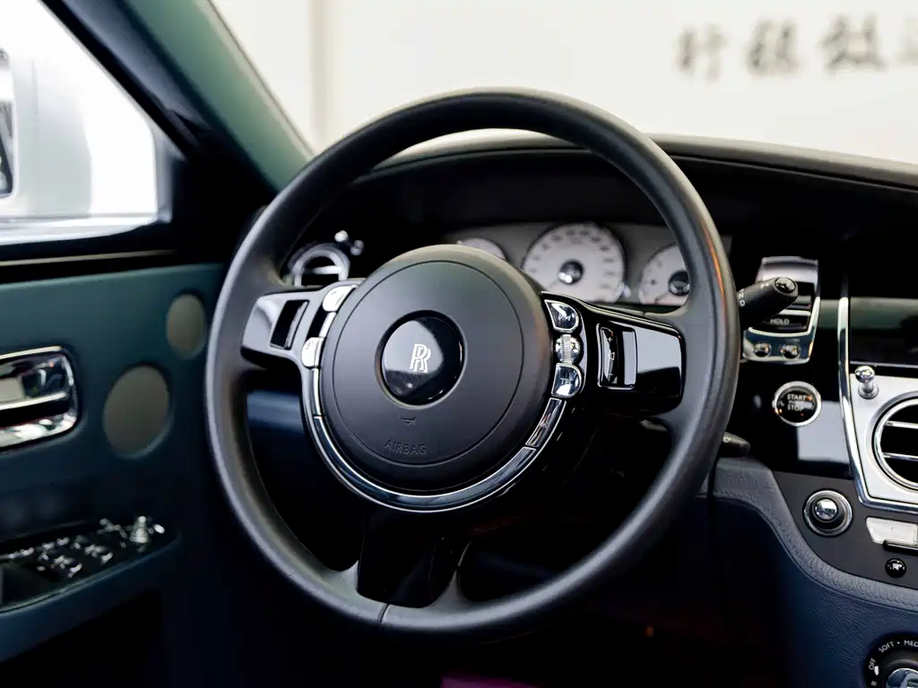 Rolls-Royce Ghost 2014 — фото 10