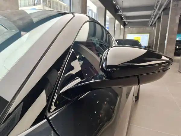 Lotus EMIRA 2021