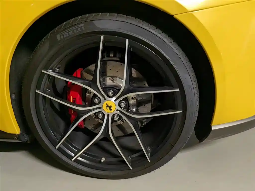 Ferrari F12berlinetta 2014 — фото 13