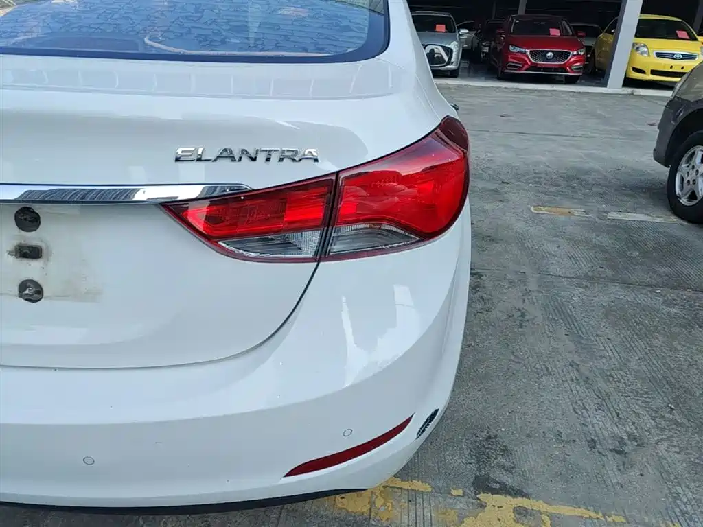 Hyundai Elantra Langdong 2016 — фото 8