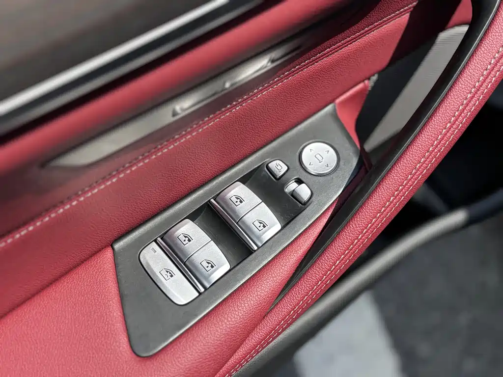 BMW 5 Series 2023 — фото 14