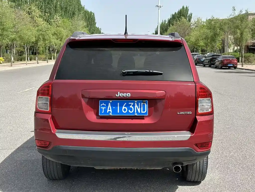 Jeep Compass 2012 — фото 5