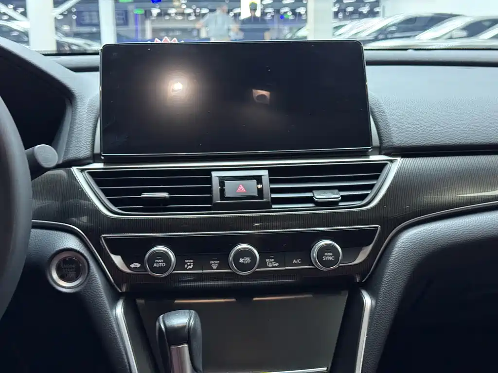 Honda Accord 2022 — фото 11