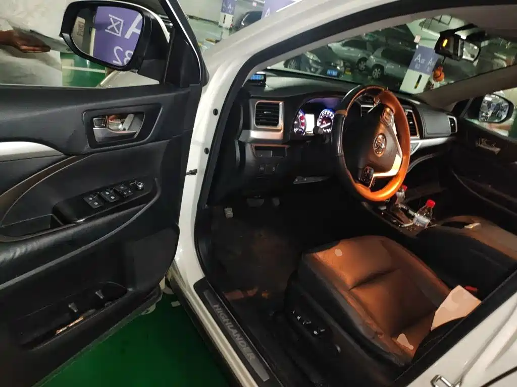 Toyota Highlander 2017 — фото 12