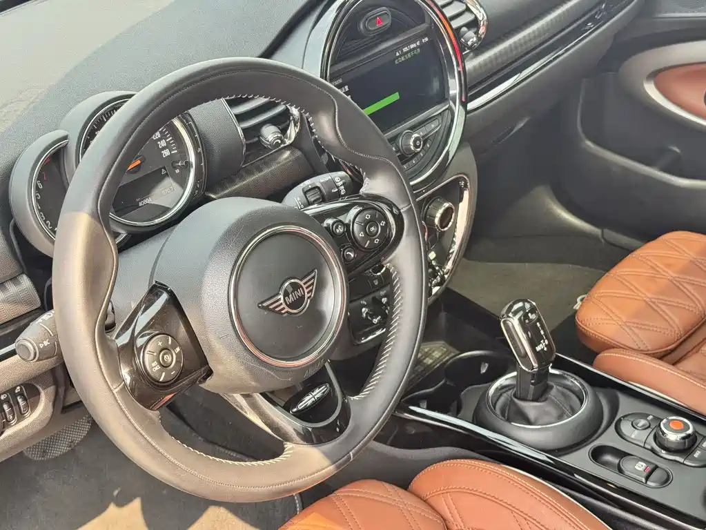 MINI Clubman 2019 — фото 12