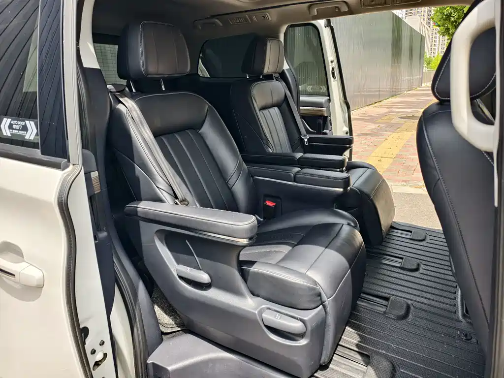GAC Motor Trumpchi M8 2020 — фото 15