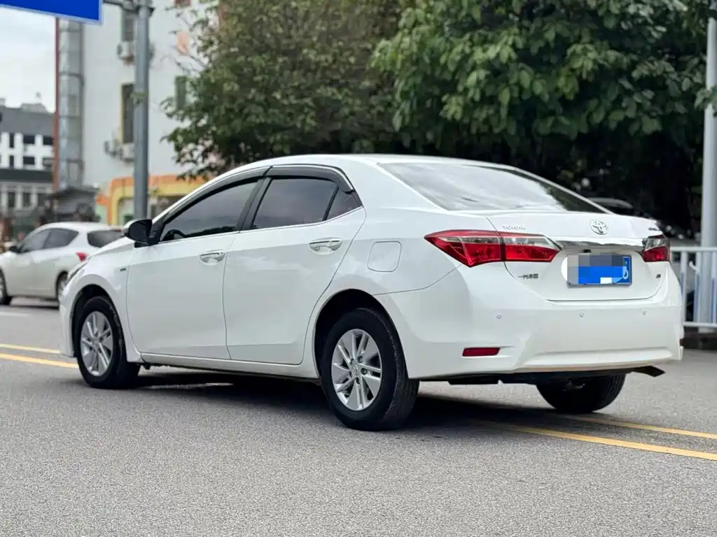 Toyota Corolla 2018 — фото 8