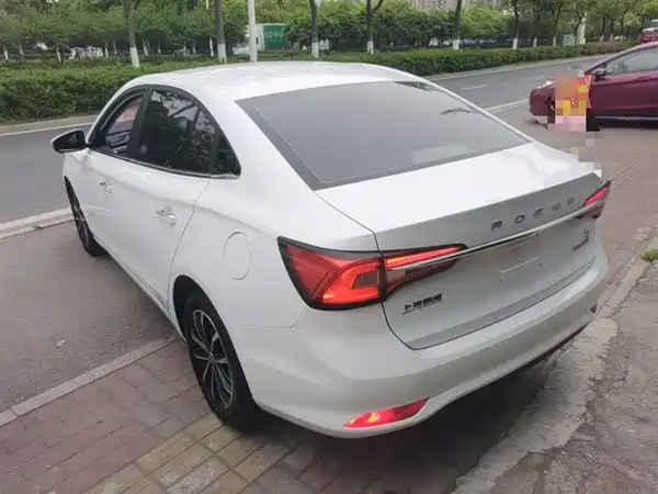 Roewe i5 2020