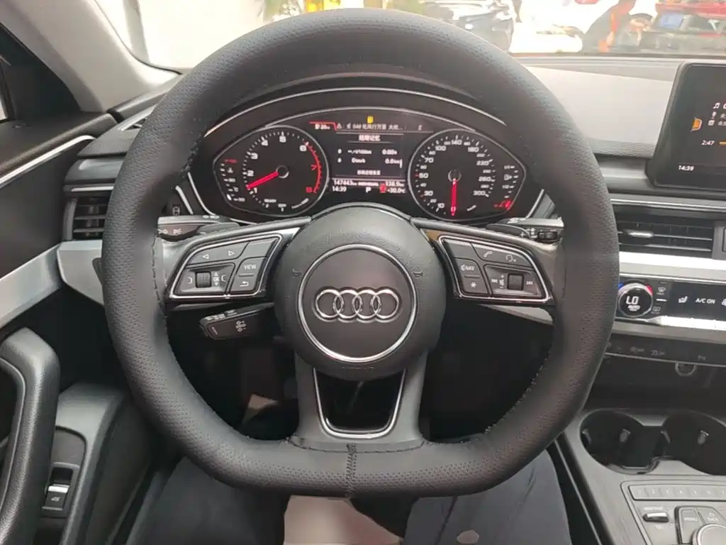 Audi A4L 2018 — фото 11