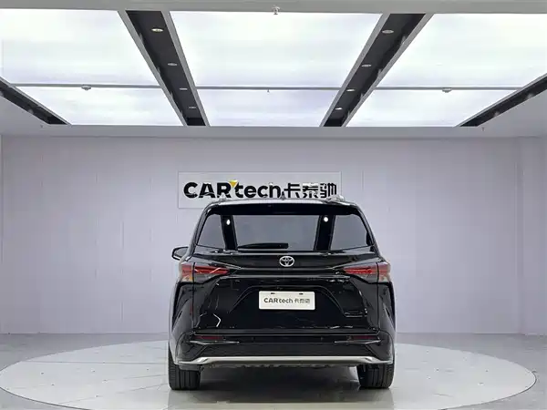 Toyota Granvia 2022