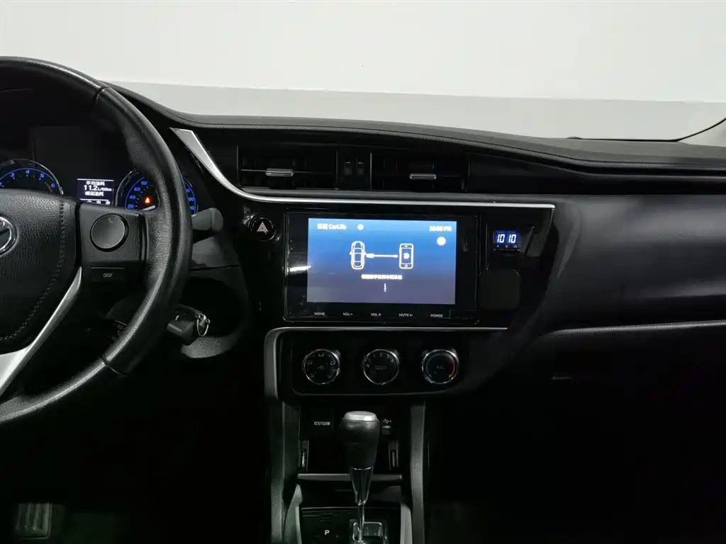 Toyota Corolla 2018 — фото 12