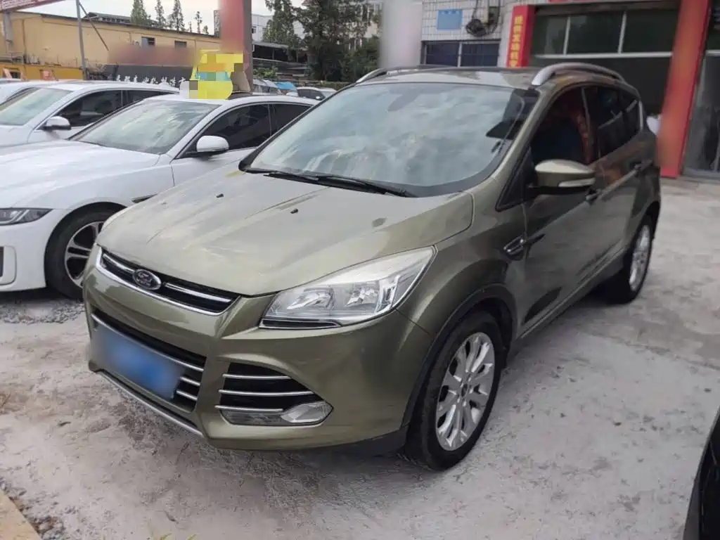 Ford Kuga 2015 — фото 1