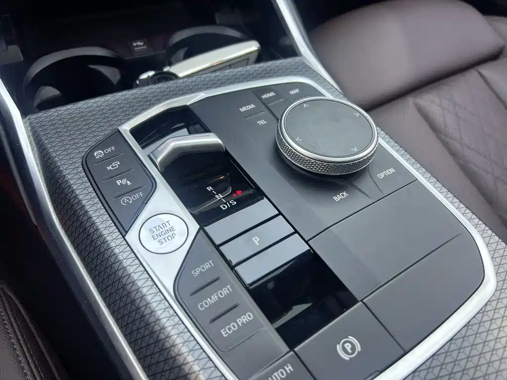 BMW 3 Series 2023 — фото 14