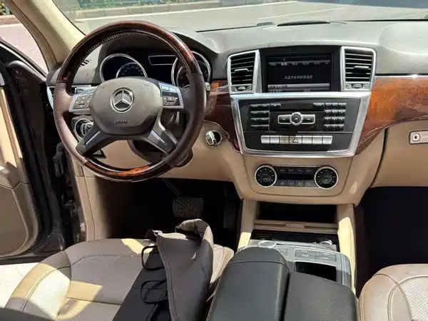 Mercedes-Benz M-Class 2013