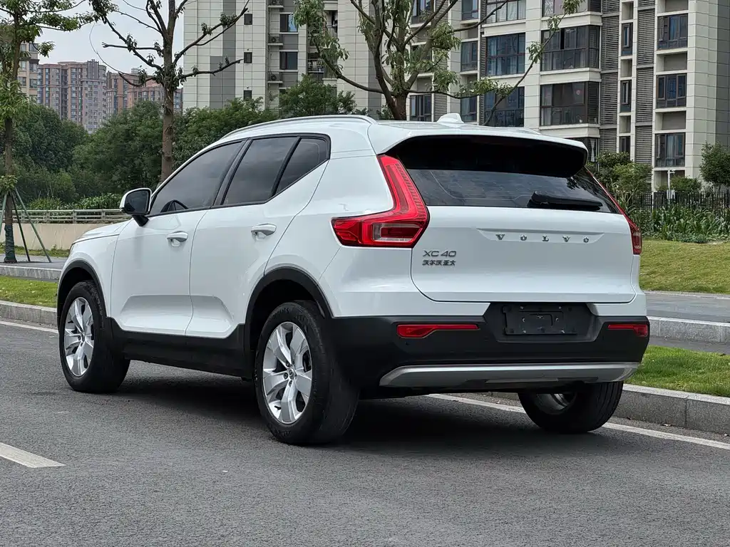 Volvo XC40 2020 — фото 16