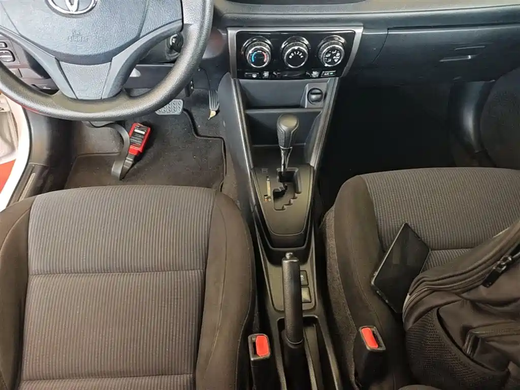 Toyota Yaris L 2018 — фото 12