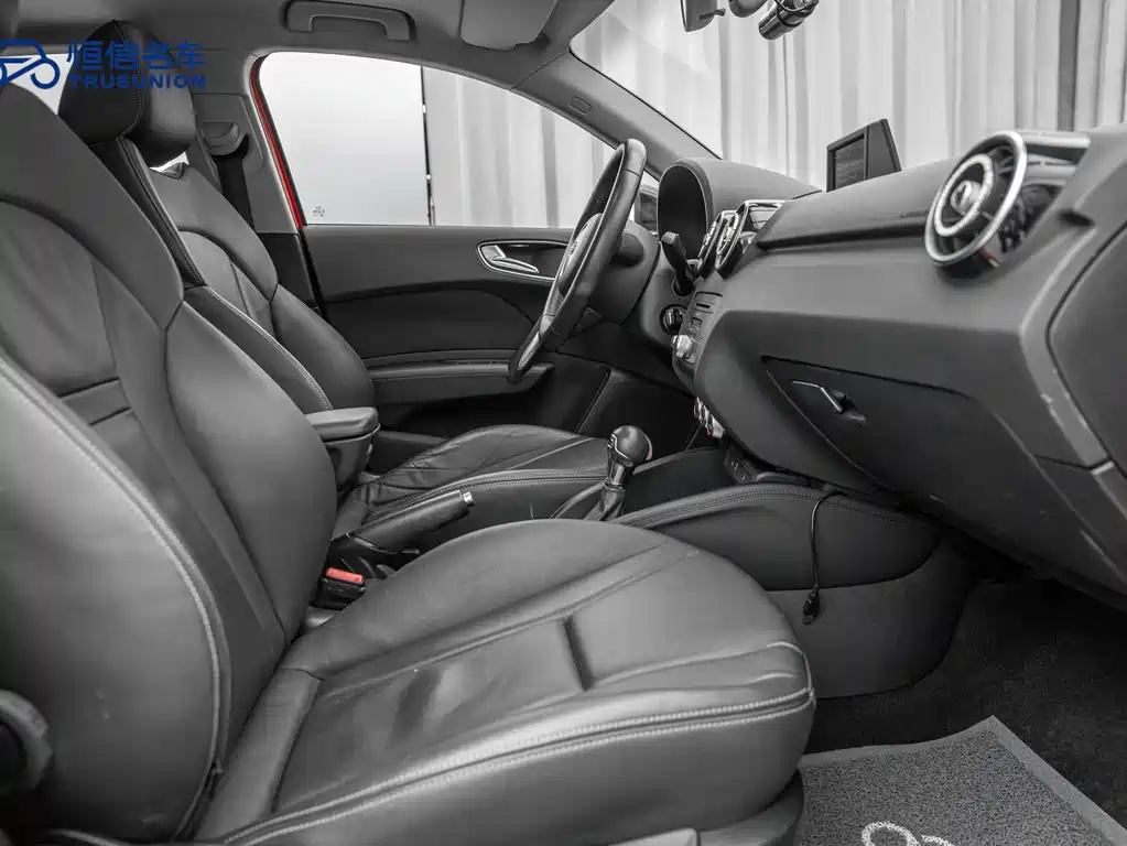 Audi A1 2014 — фото 13