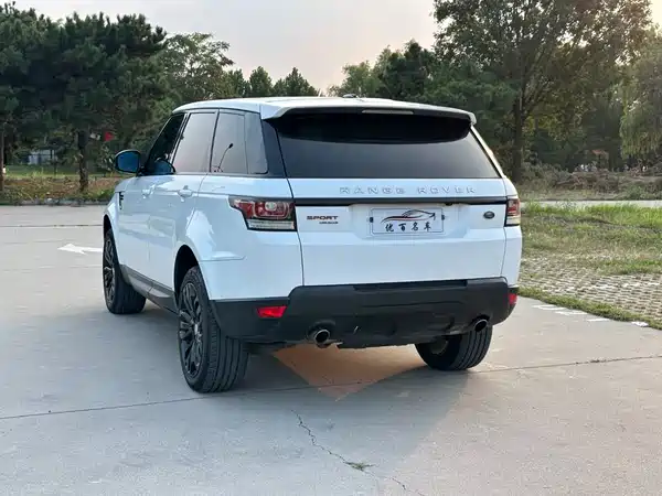Land Rover Range Rover Sport 2015