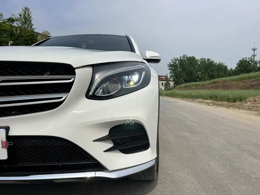 Mercedes-Benz GLC 2018 — фото 18