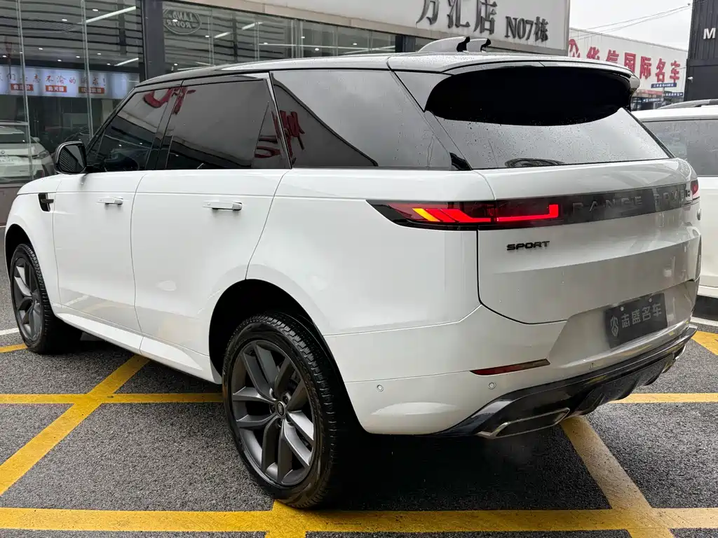 Land Rover Sport 2025 — фото 7