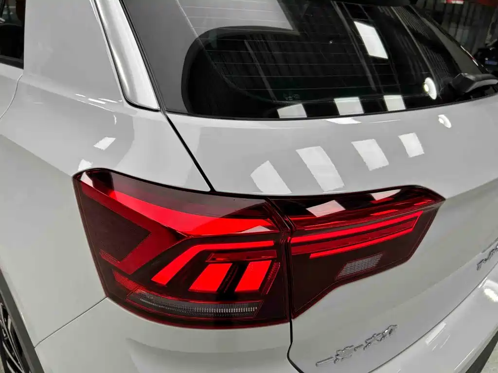 Volkswagen T-Roc 2023 — фото 18