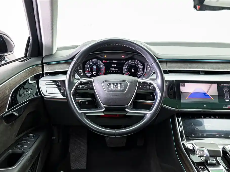 Audi A8 2020 — фото 22