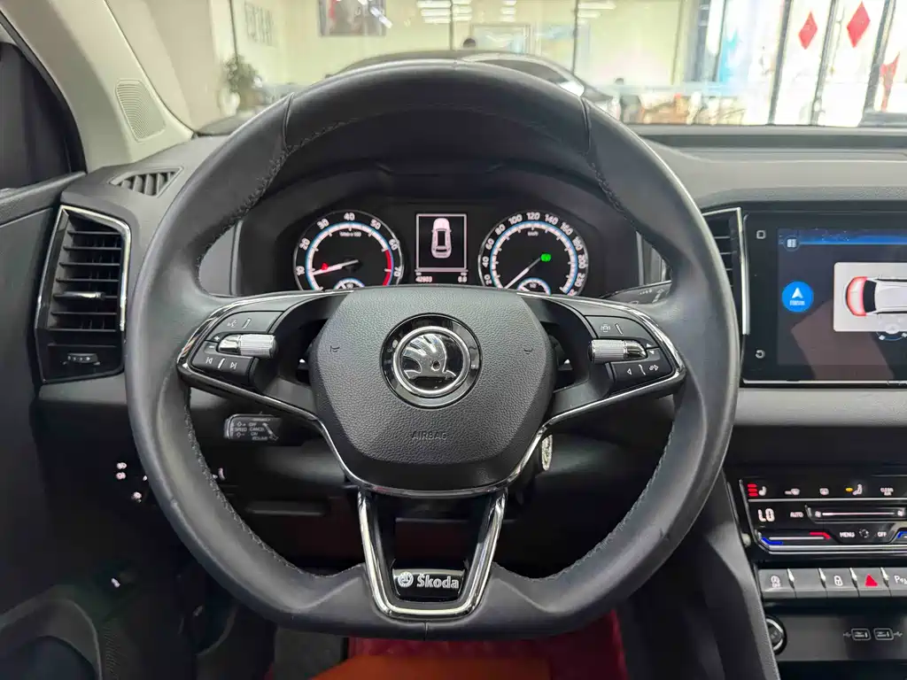 Skoda Karoq 2021 — фото 15