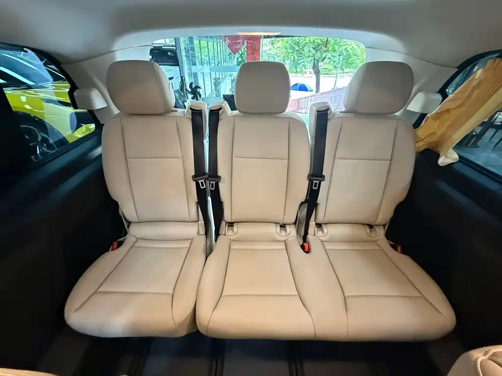 Mercedes-Benz Vito 2022 — фото 10