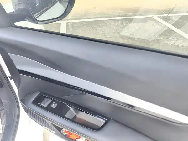 MG MG5 Scorpio 2022
