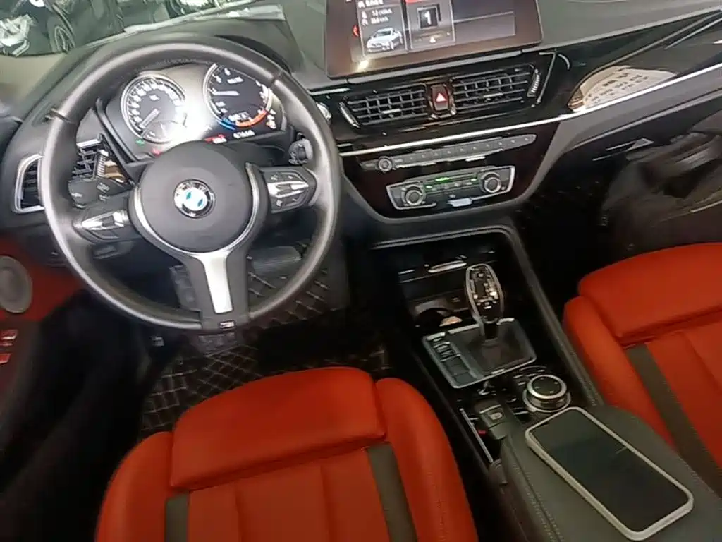 BMW 1 Series 2022 — фото 10