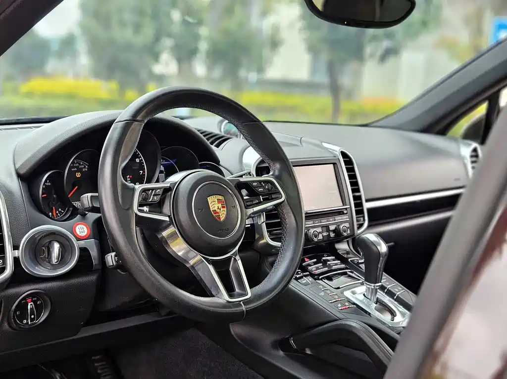 Porsche Cayenne 2015 — фото 6