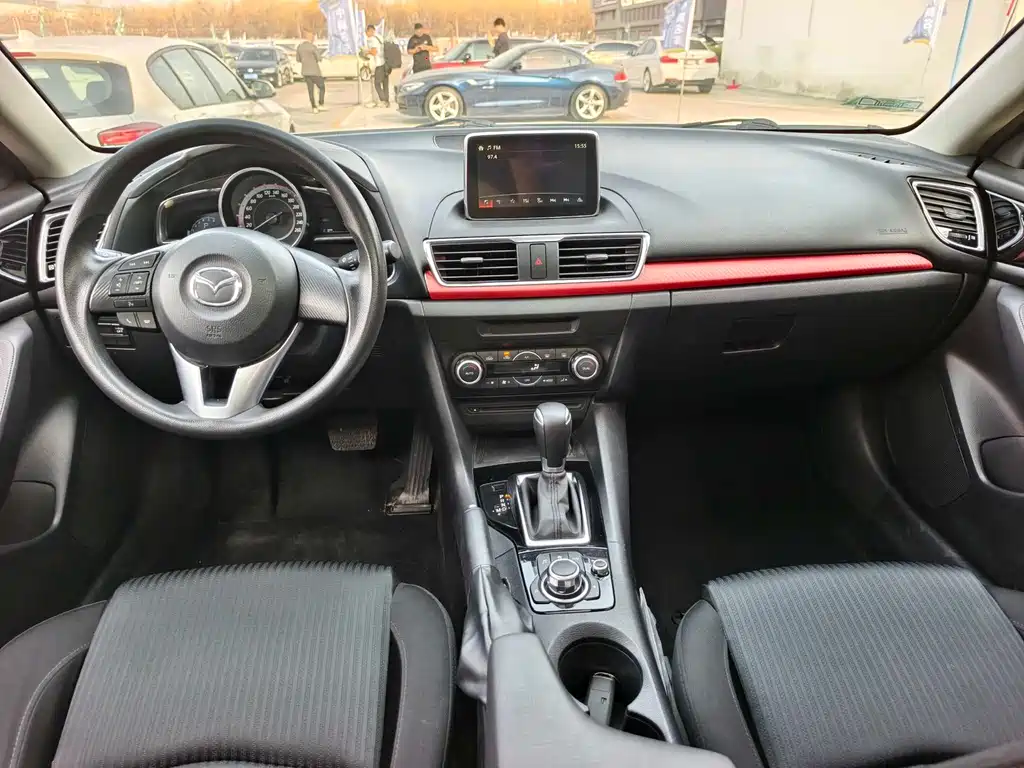 Mazda 3 Axela 2016 — фото 12