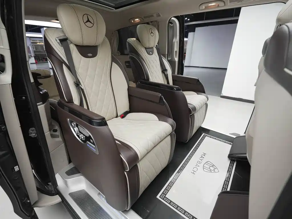 Mercedes-Benz V-Class 2021 — фото 18