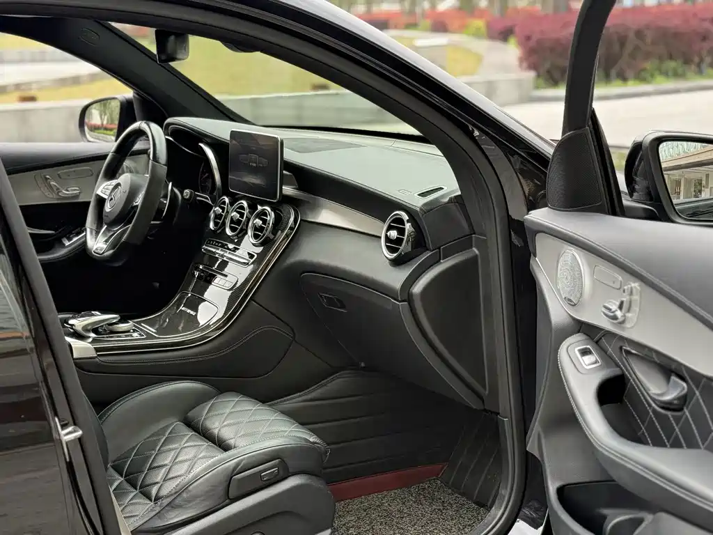 Mercedes-Benz GLC Coupe AMG 2020 — фото 19