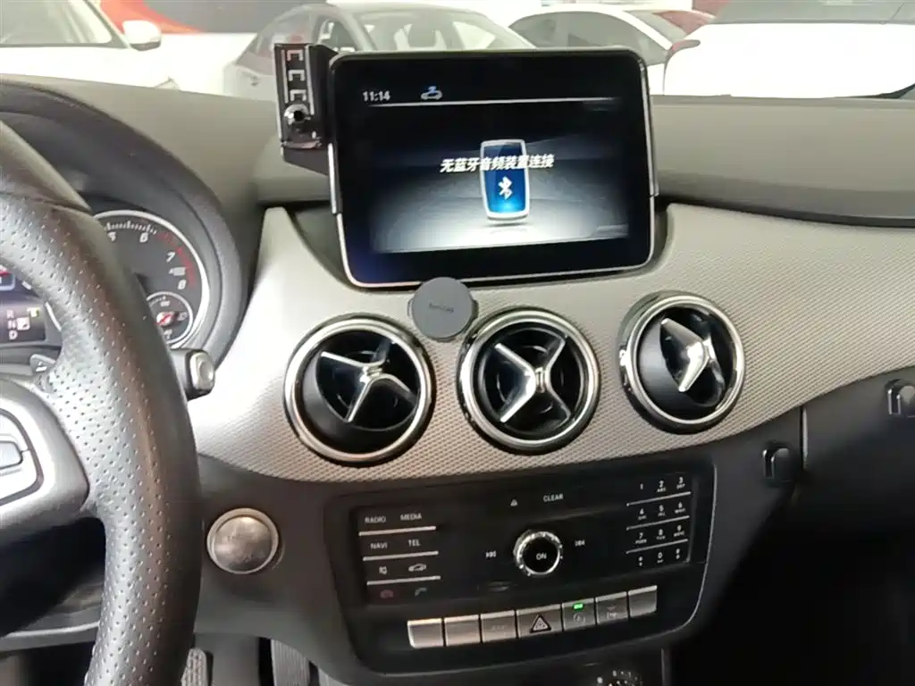 Mercedes-Benz B-Class 2017 — фото 13