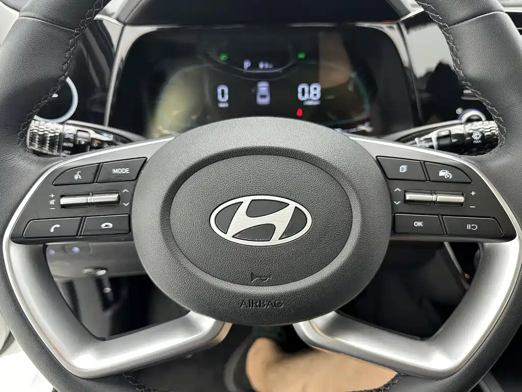 Hyundai Elantra 2023 — фото 15
