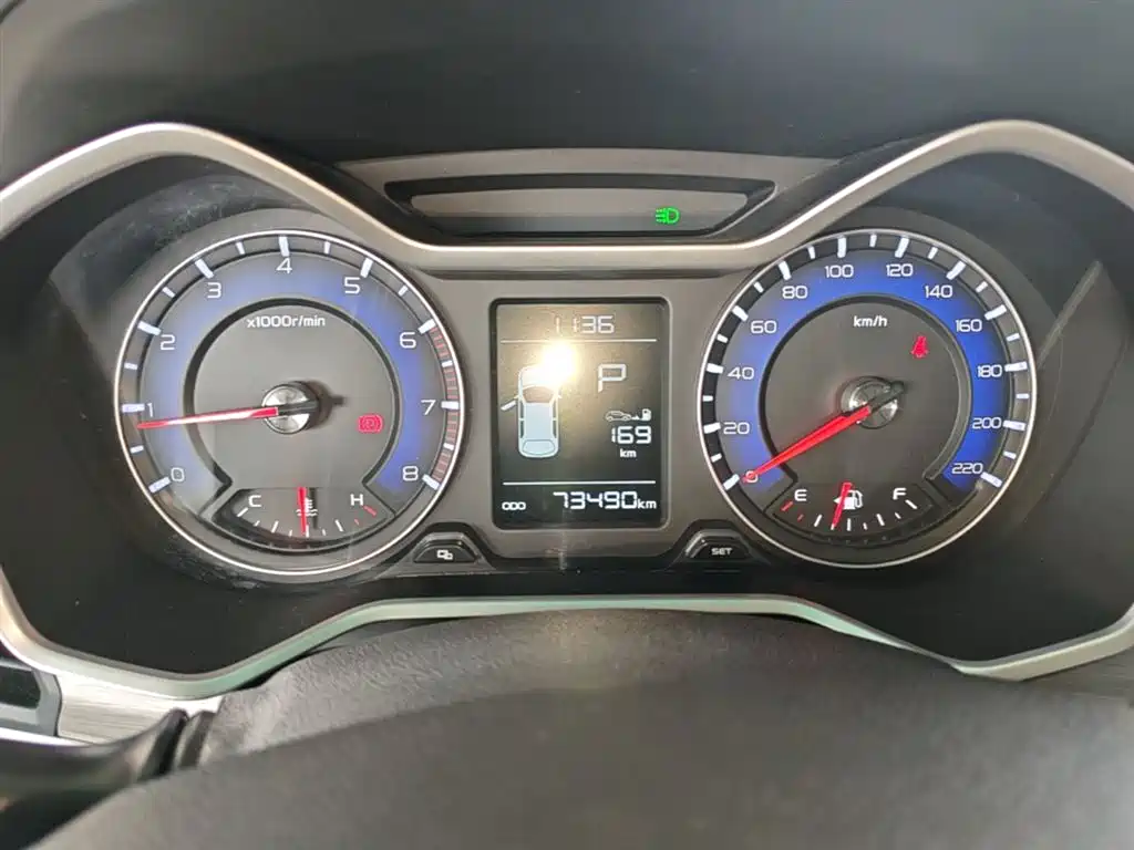Geely Vision X3 2018 — фото 12
