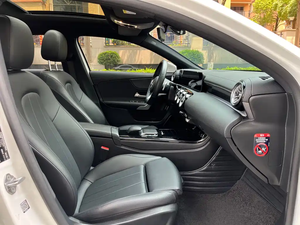 Mercedes-Benz A-Class 2022 — фото 12