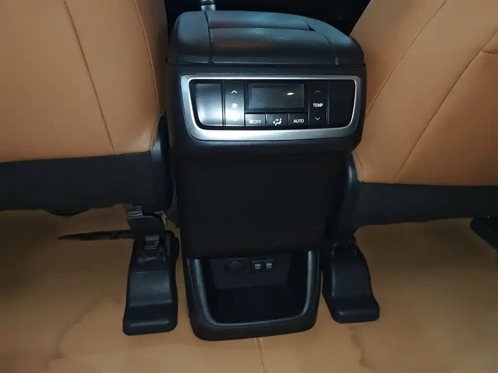 Toyota Highlander 2020 — фото 15