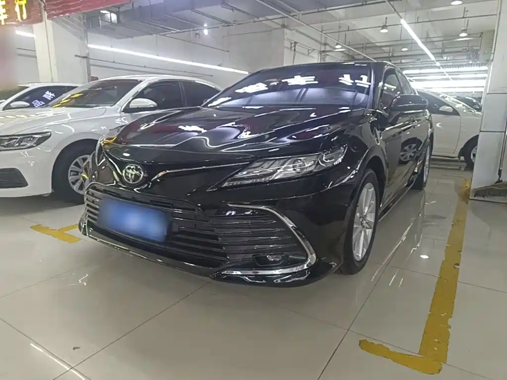 Toyota Camry 2022 — фото 2